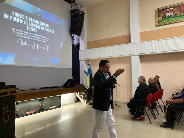 Sinergia generacional se consolida como el nuevo pilar del liderazgo futuro