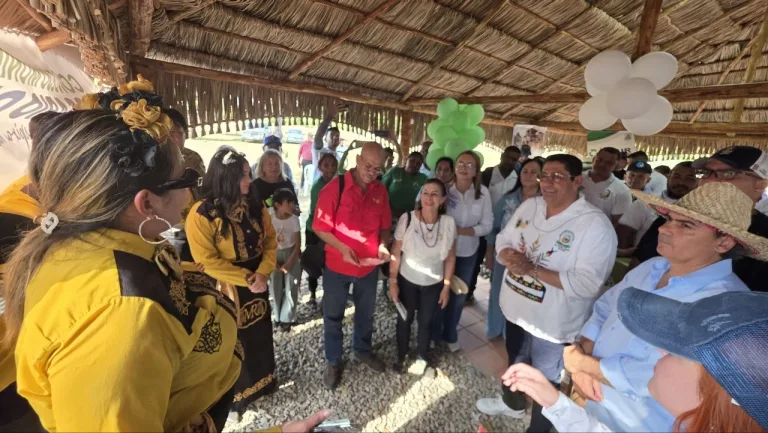 Con una inversión de 6.9 millones de bolívares, se inaugura la segunda etapa de recuperación del Parque Ramón Valbuena en el 304 aniversario de Villa del Rosario.