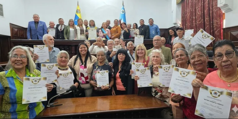 El adulto mayor: patrimonio histórico educativo de la familia y la patria