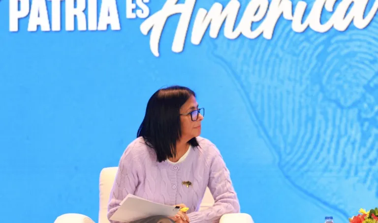 PRESIDENTA ENCARGADA LLAMA A LA UNIÒN NACIONAL Y EL RESPETO A LA DIVERSIDAD